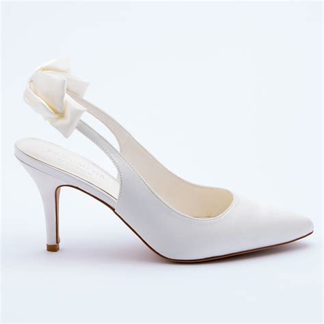 scarpe sposa modello chanel|Scarpe da sposa con tacco largo e cristalli. .